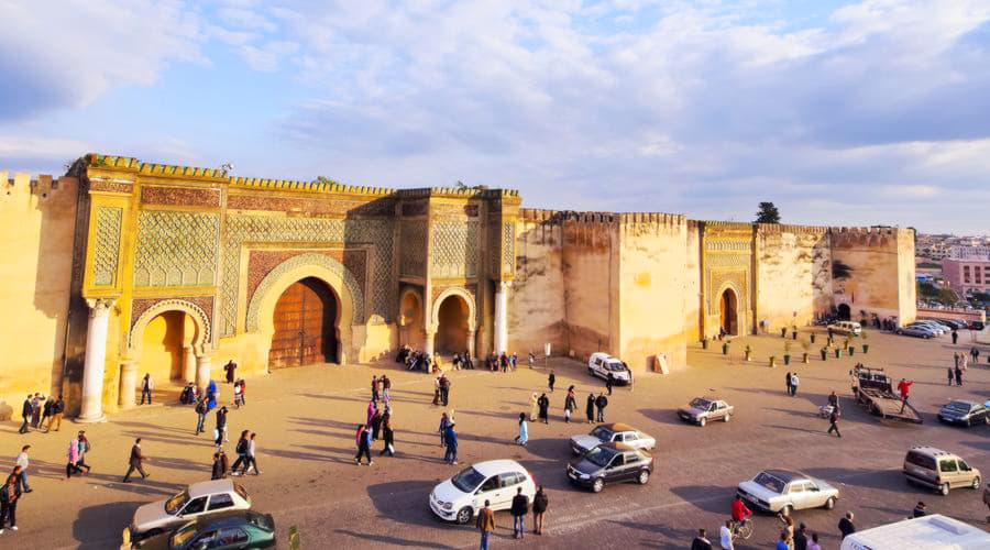 Nos services de location de voitures offrent une sélection diversifiée de véhicules à Meknès.